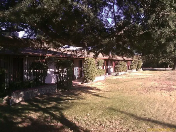 Ranch Motel 5