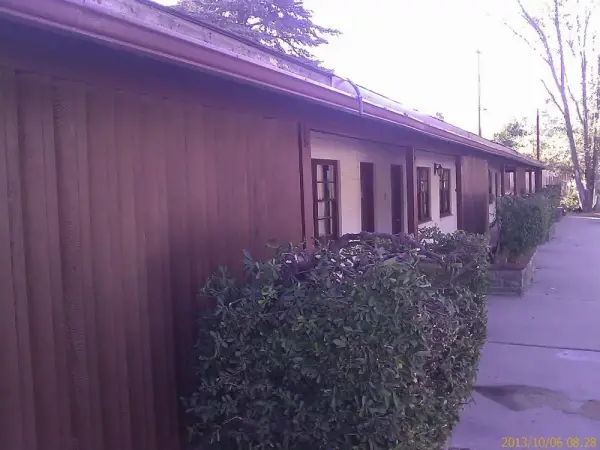 Ranch Motel 8